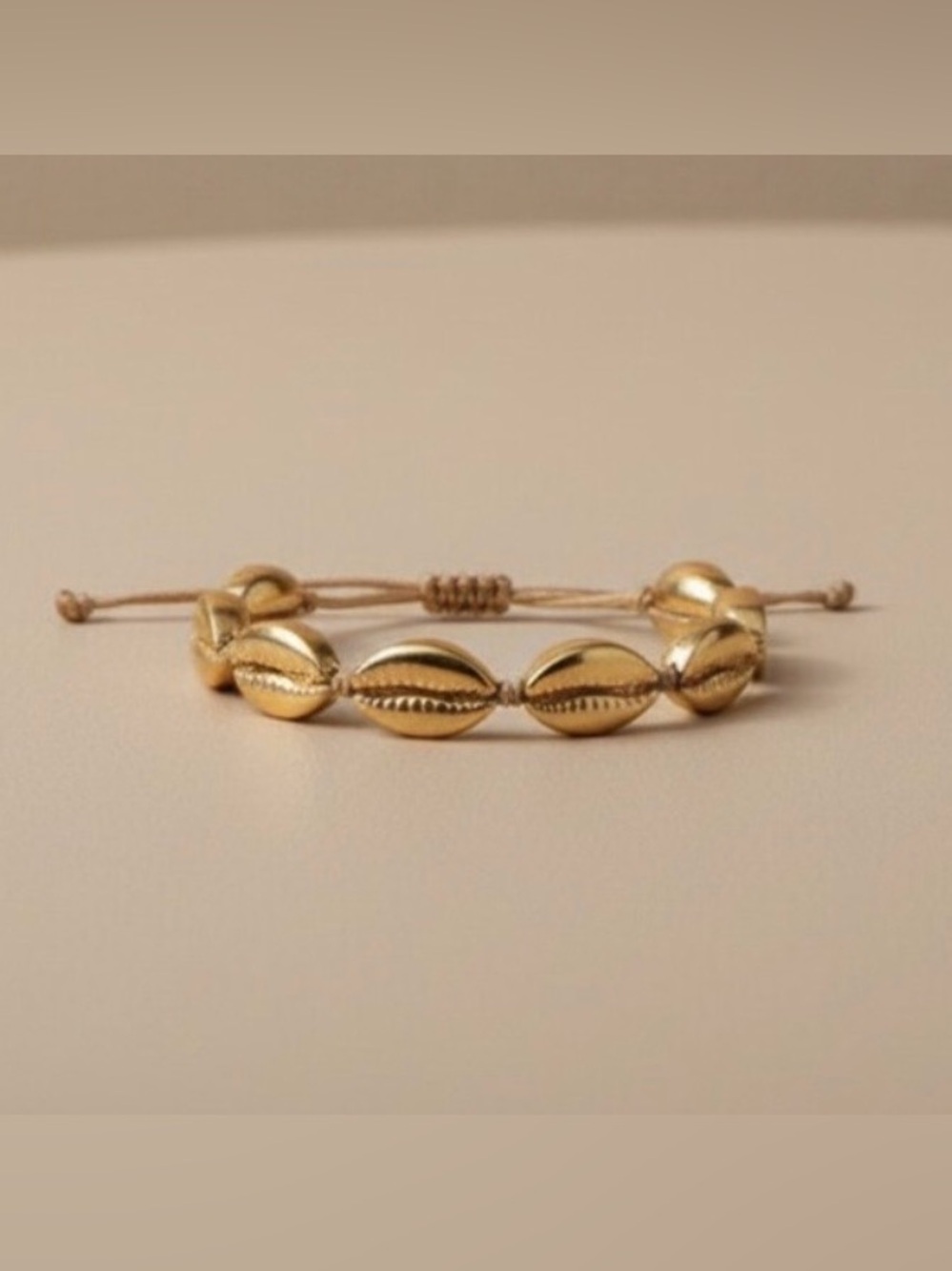 ✨ NEW ✨ Plunder Gold Cowrie Shell Bracelet ✨